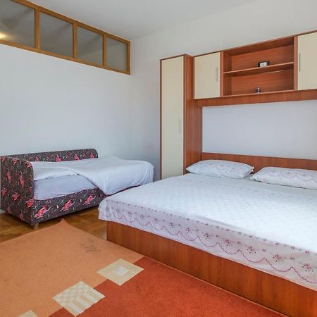 Apartment Sandra พูลา ภายนอก รูปภาพ