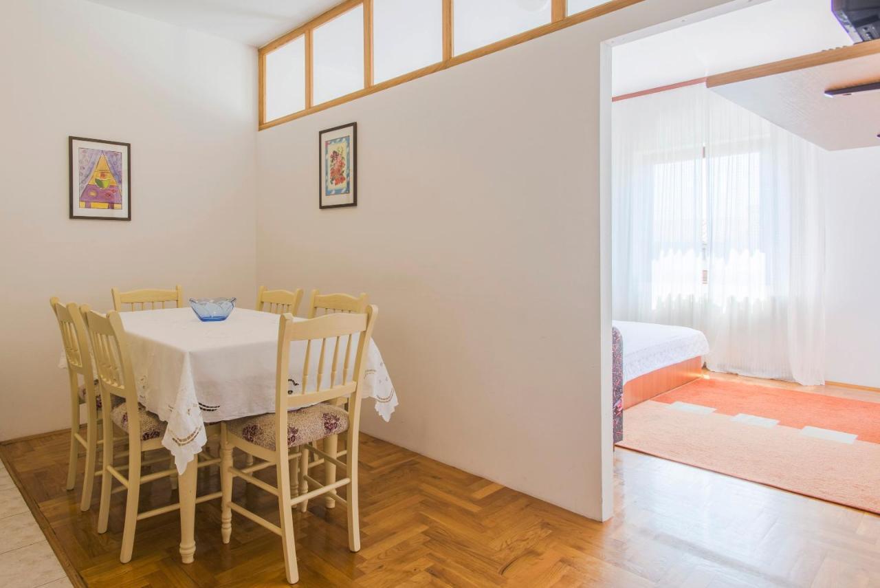 Apartment Sandra พูลา ภายนอก รูปภาพ