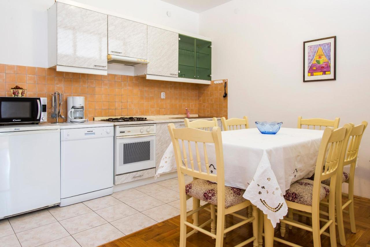 Apartment Sandra พูลา ภายนอก รูปภาพ