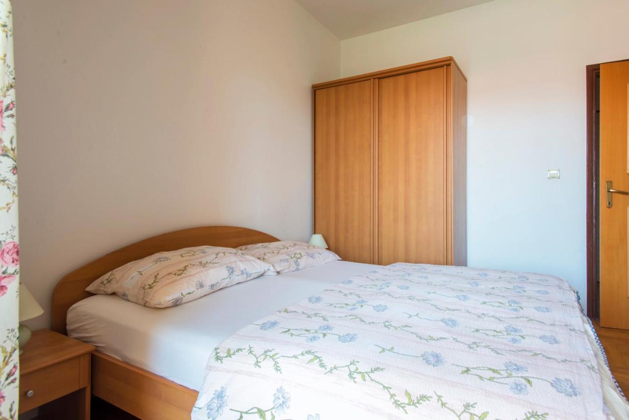 Apartment Sandra พูลา ภายนอก รูปภาพ